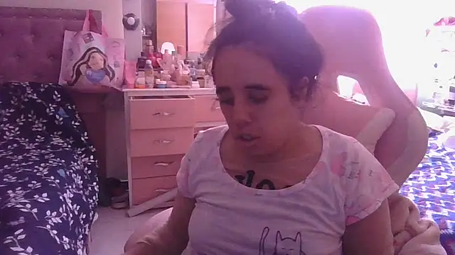 Snapshot of annarose19 chatting on April 29, 4:55 pm annarose19 online show from April 29, 4:55 pm
