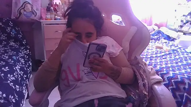 Snapshot of annarose19 chatting on April 29, 5:30 pm annarose19 online show from April 29, 5:30 pm
