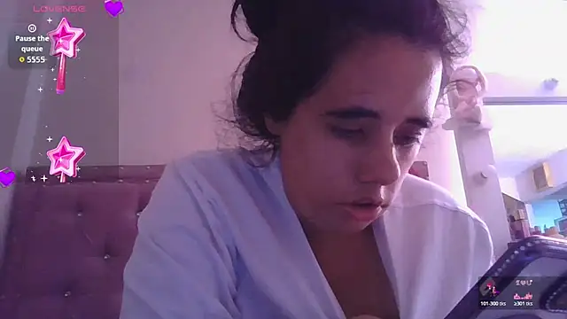 Snapshot of annarose19 chatting on April 30, 8:57 pm annarose19 online show from April 30, 8:57 pm