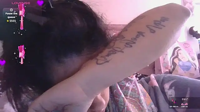 Snapshot of annarose19 chatting on May 6, 5:51 pm annarose19 online show from May 6, 5:51 pm