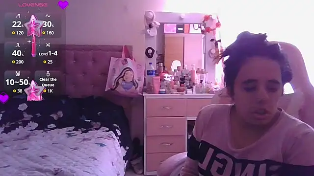 Snapshot of annarose19 chatting on May 20, 3:29 pm annarose19 online show from May 20, 3:29 pm