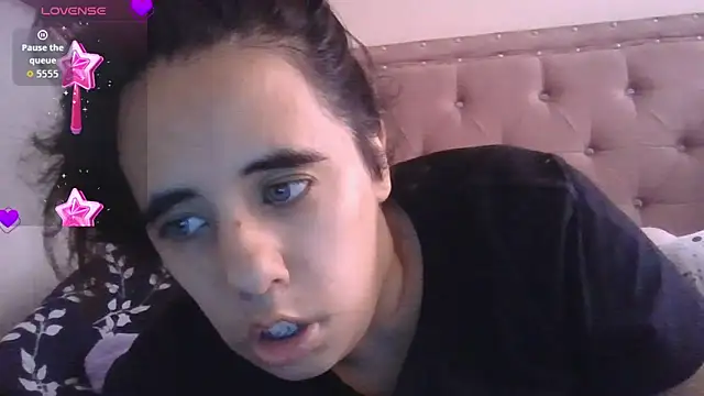 Snapshot of annarose19 chatting on May 28, 6:05 pm annarose19 online show from May 28, 6:05 pm