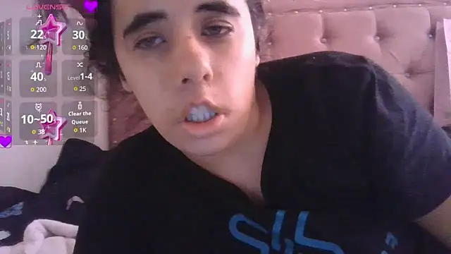 Snapshot of annarose19 chatting on May 29, 5:00 pm annarose19 online show from May 29, 5:00 pm