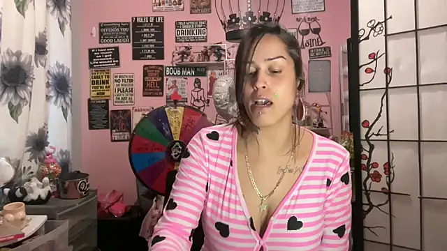 latinacubana online show from January 30, 10:41 pm