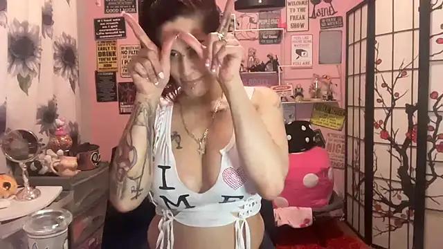 latinacubana online show from March 22, 11:21 am