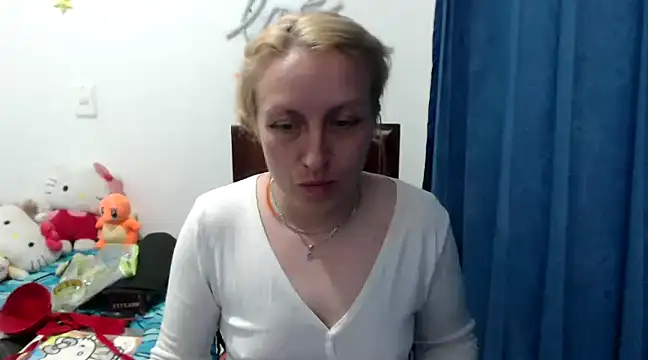 Snapshot of kittykalor09 chatting on December 9, 2:45 am kittykalor09 online show from December 9, 2:45 am