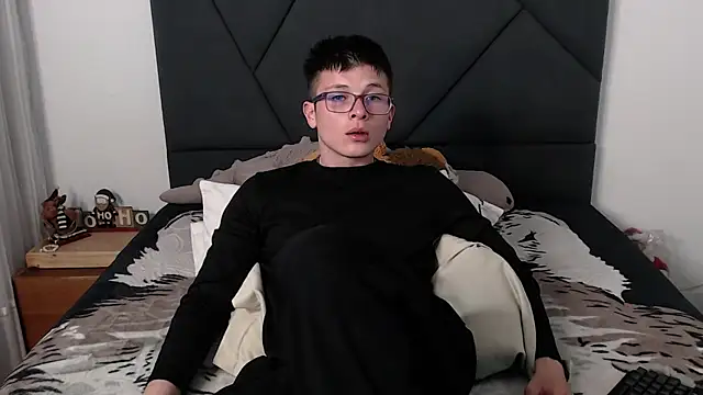 Snapshot of MathewCollin chatting on January 24, 10:51 pm MathewCollin online show from January 24, 10:51 pm