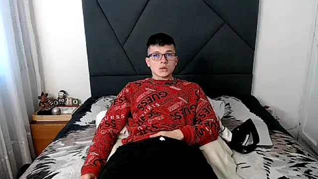 Snapshot of MathewCollin chatting on February 1, 1:30 pm MathewCollin online show from February 1, 1:30 pm