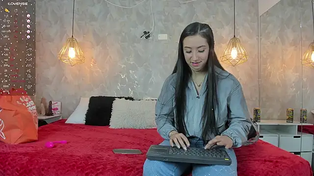 Snapshot of danaythamara1 chatting on February 14, 10:50 pm danaythamara1 online show from February 14, 10:50 pm