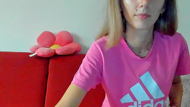 Snapshot of marie_marie03 chatting on November 4, 9:41 am marie marie03 online show from November 4, 9:41 am