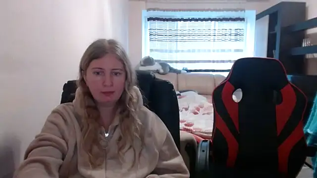 Snapshot of PeterAndJen chatting on February 23, 4:13 pm PeterAndJen online show from February 23, 4:13 pm