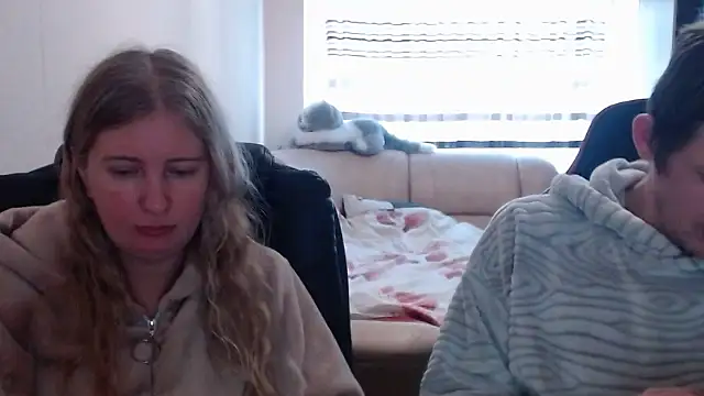 Snapshot of PeterAndJen chatting on February 26, 1:52 pm PeterAndJen online show from February 26, 1:52 pm