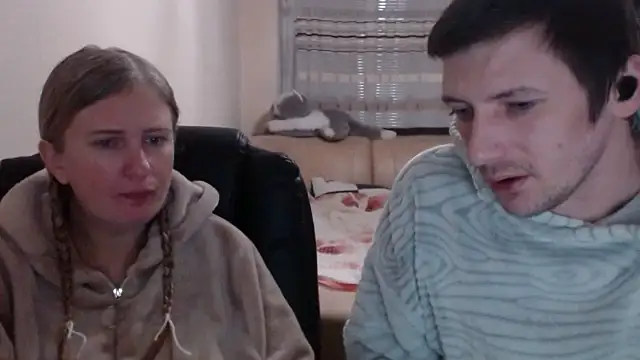 Snapshot of PeterAndJen chatting on February 26, 8:00 pm PeterAndJen online show from February 26, 8:00 pm