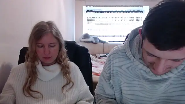 Snapshot of PeterAndJen chatting on February 27, 7:12 am PeterAndJen online show from February 27, 7:12 am