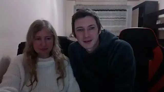 Snapshot of PeterAndJen chatting on February 27, 8:09 pm PeterAndJen online show from February 27, 8:09 pm