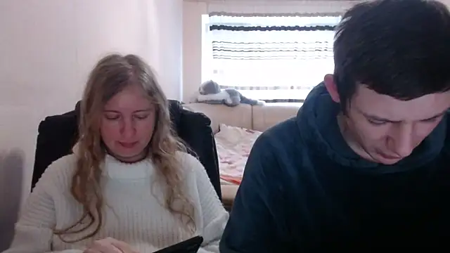Snapshot of PeterAndJen chatting on March 1, 7:30 am PeterAndJen online show from March 1, 7:30 am