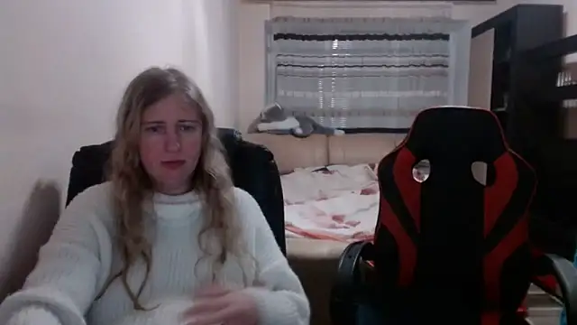 Snapshot of PeterAndJen chatting on March 2, 7:32 am PeterAndJen online show from March 2, 7:32 am