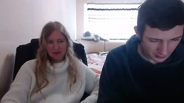 Snapshot of PeterAndJen chatting on March 3, 3:53 pm PeterAndJen online show from March 3, 3:53 pm