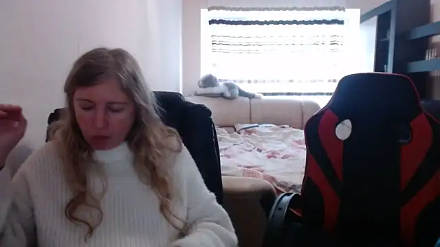 Snapshot of PeterAndJen chatting on March 6, 10:09 am PeterAndJen online show from March 6, 10:09 am