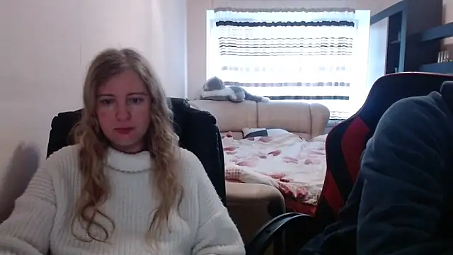 Snapshot of PeterAndJen chatting on March 7, 6:57 am PeterAndJen online show from March 7, 6:57 am