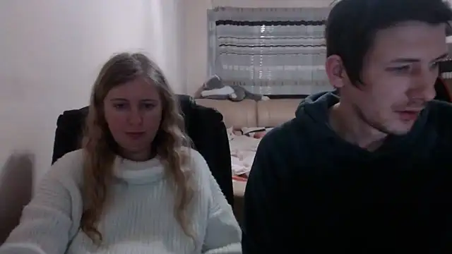 Snapshot of PeterAndJen chatting on March 8, 6:43 am PeterAndJen online show from March 8, 6:43 am