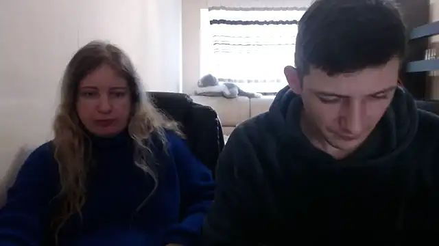 Snapshot of PeterAndJen chatting on March 14, 10:18 am PeterAndJen online show from March 14, 10:18 am