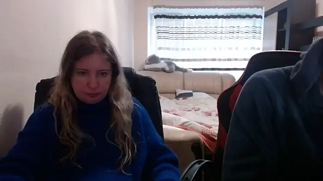 Snapshot of PeterAndJen chatting on March 15, 6:47 am PeterAndJen online show from March 15, 6:47 am