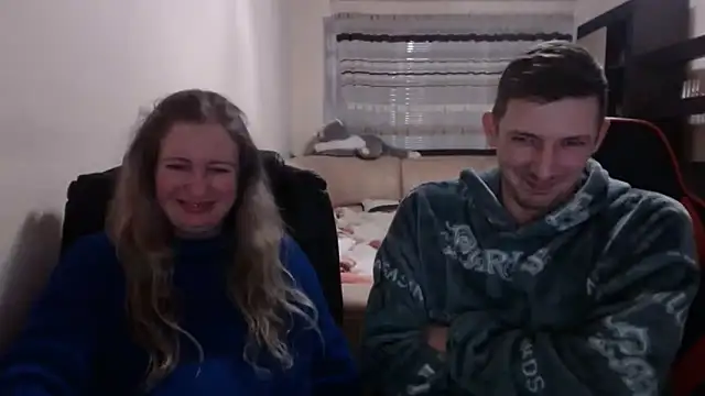 Snapshot of PeterAndJen chatting on March 18, 6:46 am PeterAndJen online show from March 18, 6:46 am
