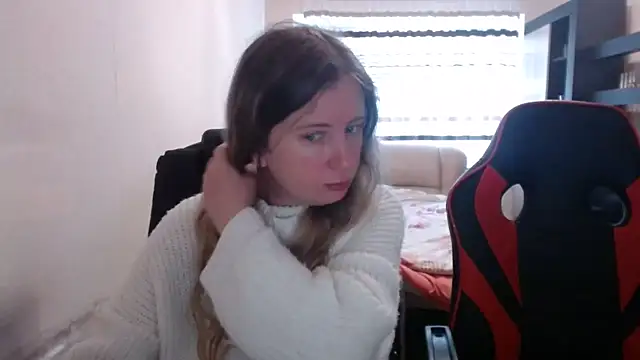 Snapshot of PeterAndJen chatting on March 21, 9:34 am PeterAndJen online show from March 21, 9:34 am