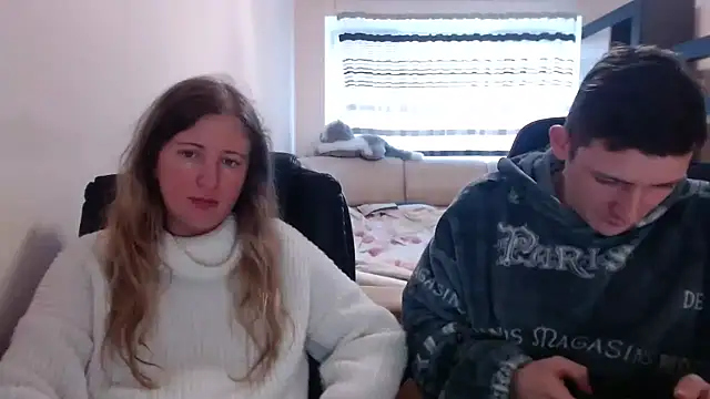 Snapshot of PeterAndJen chatting on March 21, 7:02 pm PeterAndJen online show from March 21, 7:02 pm