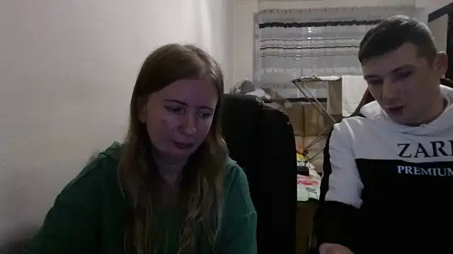 Snapshot of PeterAndJen chatting on October 16, 7:26 pm PeterAndJen online show from October 16, 7:26 pm