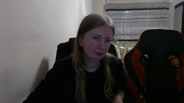 PeterAndJen online show from October 28, 7:27 pm