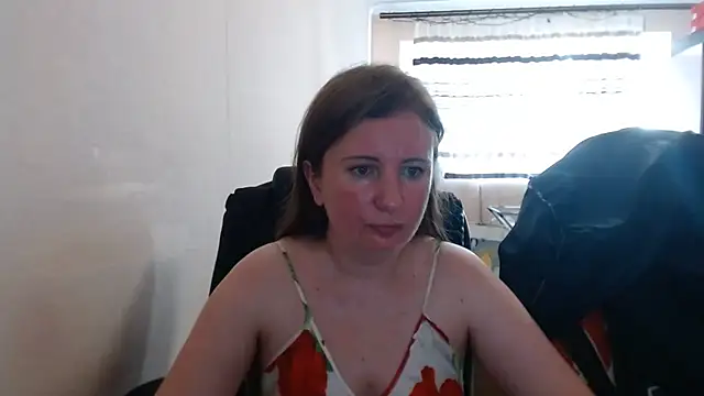 Snapshot of PeterAndJen chatting on July 2, 5:30 pm PeterAndJen online show from July 2, 5:30 pm