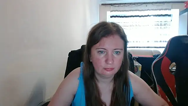 Snapshot of PeterAndJen chatting on July 4, 5:46 am PeterAndJen online show from July 4, 5:46 am