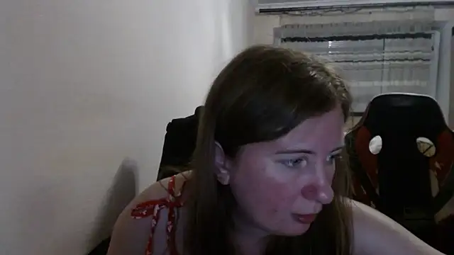 Snapshot of PeterAndJen chatting on July 9, 8:13 pm PeterAndJen online show from July 9, 8:13 pm