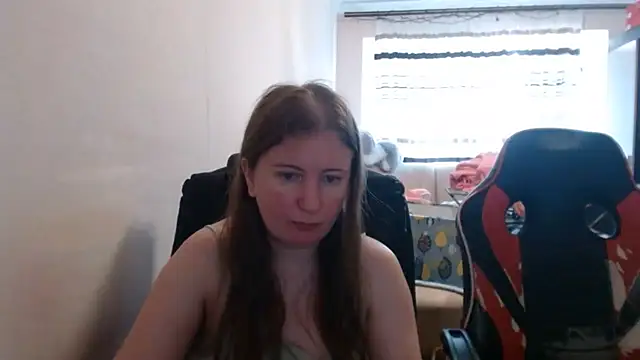 Snapshot of PeterAndJen chatting on July 14, 10:21 am PeterAndJen online show from July 14, 10:21 am