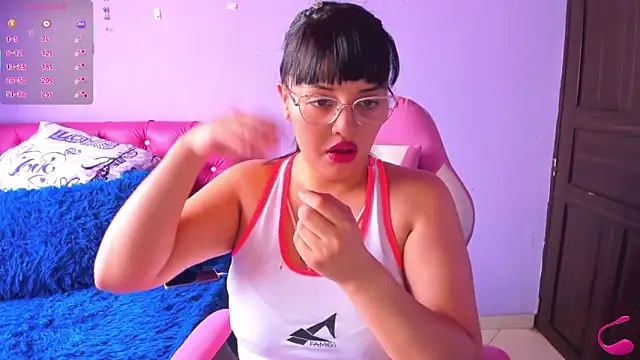 crissn0707 online show from November 17, 3:07 pm