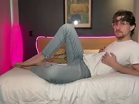 mcklister kinky feets online show from February 16, 9:33 pm