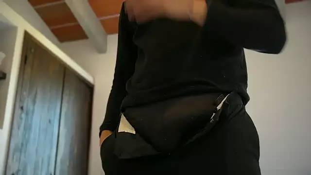 Snapshot of mcklister_kinky_feets chatting on April 28, 9:20 pm mcklister kinky feets online show from April 28, 9:20 pm