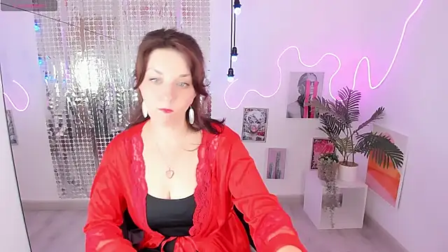 Snapshot of MargaretFatal chatting on July 16, 5:46 am MargaretFatal online show from July 16, 5:46 am