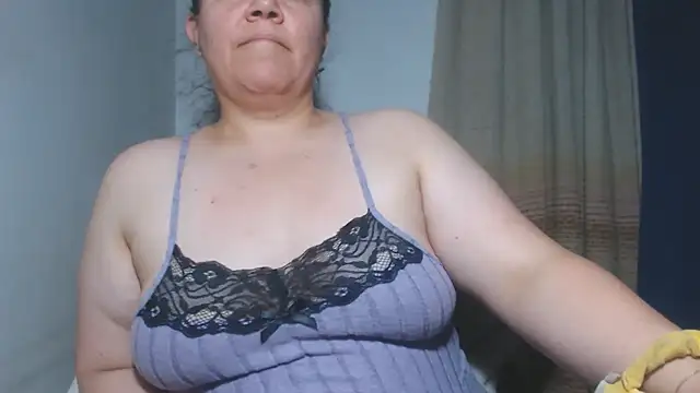 Snapshot of agathamiller01 chatting on October 4, 1:47 am agathamiller01 online show from October 4, 1:47 am
