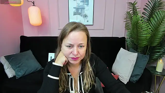 Snapshot of GabrielGold chatting on September 18, 8:11 pm GabrielGold online show from September 18, 8:11 pm