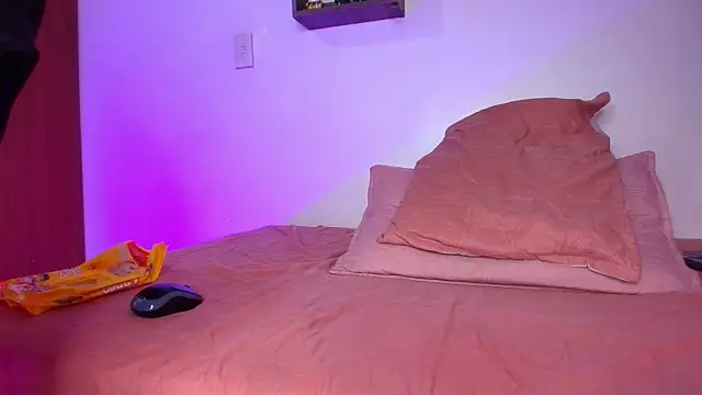 lorrayne  online show from March 18, 6:04 pm