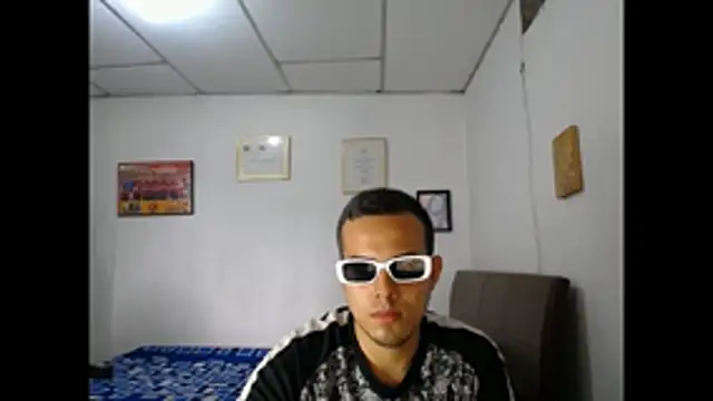 Snapshot of Oliver_Wilding chatting on March 19, 2:04 am Oliver Wilding online show from March 19, 2:04 am