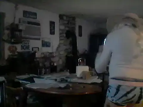 Snapshot of CROSSCOUNTRY1 chatting on December 11, 10:38 pm CROSSCOUNTRY1 online show from December 11, 10:38 pm