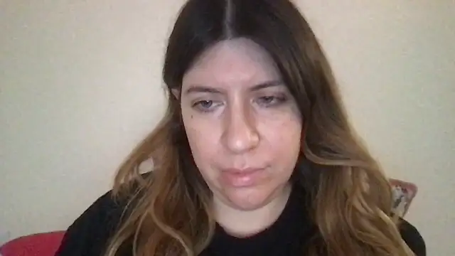 Snapshot of HYPHYtype chatting on February 1, 11:06 pm HYPHYtype online show from February 1, 11:06 pm