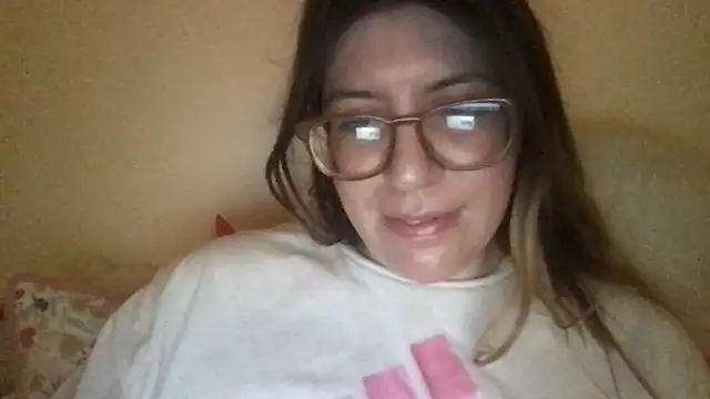 Snapshot of HYPHYtype chatting on February 9, 10:20 am HYPHYtype online show from February 9, 10:20 am