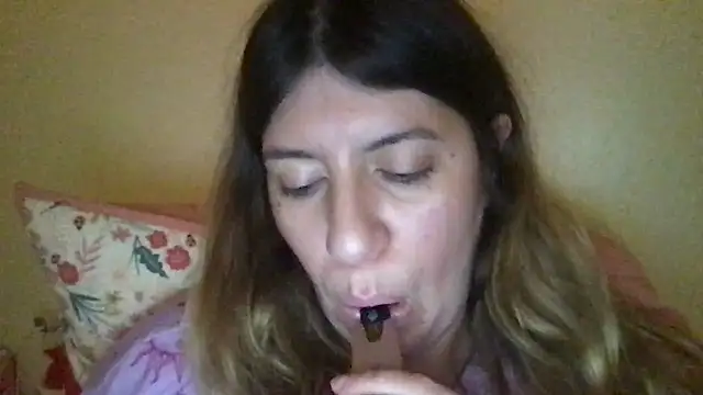 Snapshot of HYPHYtype chatting on March 1, 2:04 am HYPHYtype online show from March 1, 2:04 am