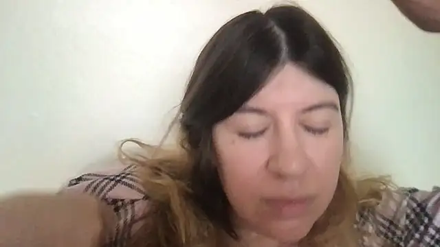 Snapshot of HYPHYtype chatting on March 13, 9:48 pm HYPHYtype online show from March 13, 9:48 pm