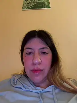 Snapshot of HYPHYtype chatting on March 18, 3:20 am HYPHYtype online show from March 18, 3:20 am